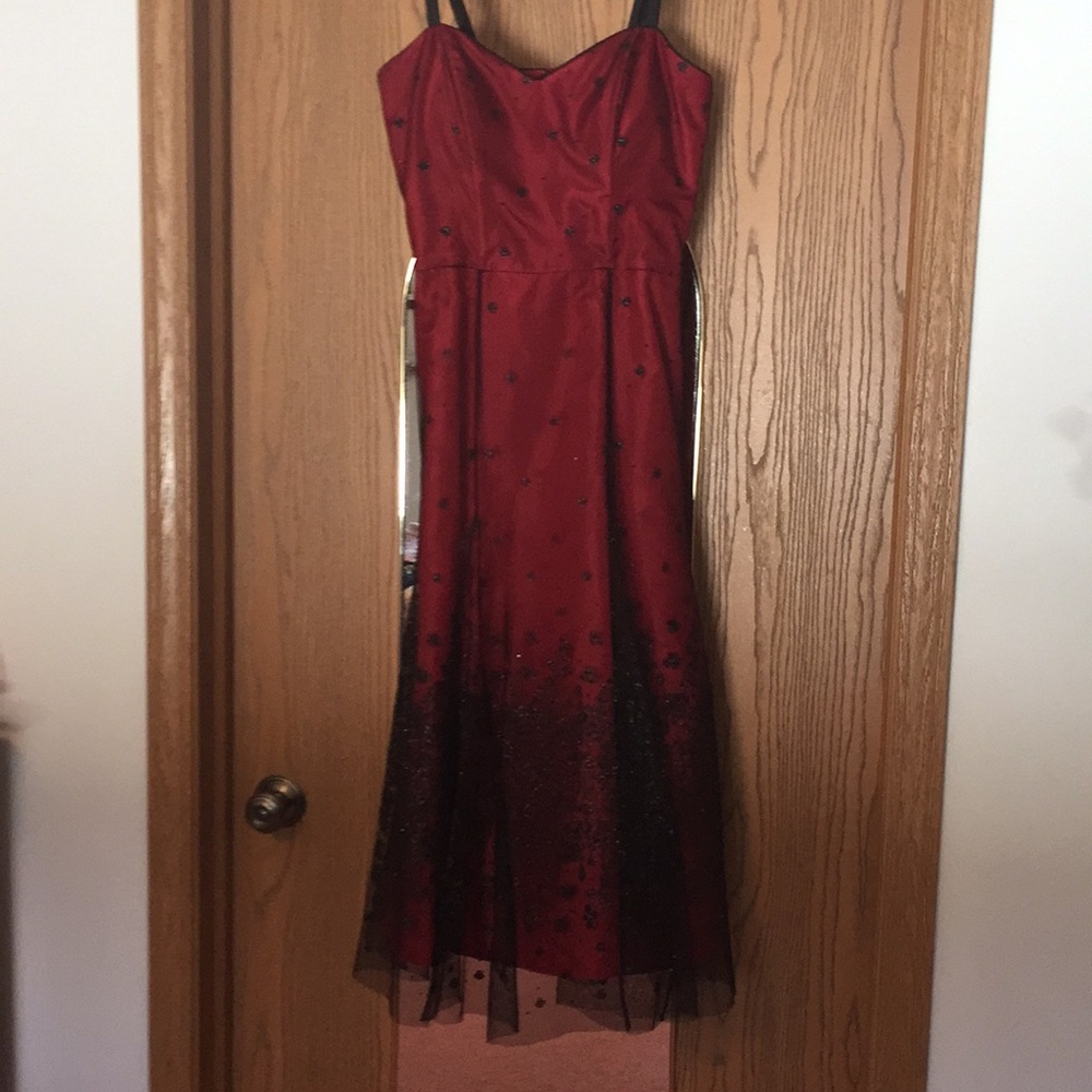 Dress - Picture 2 of 6